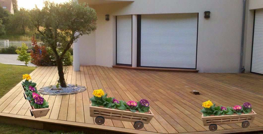 Ornamental flower cart with built-in pot